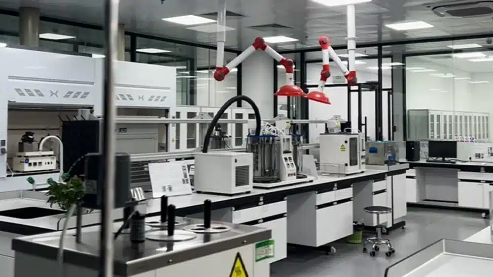 Lubricant-testing-laboratory-at-YEFE (1)
