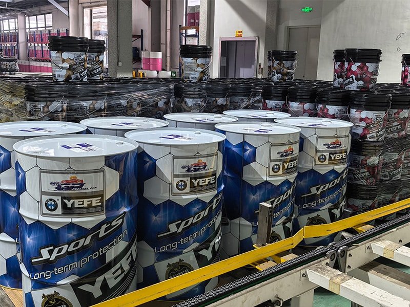 Lubricant filling line with controlled production process at YEFE